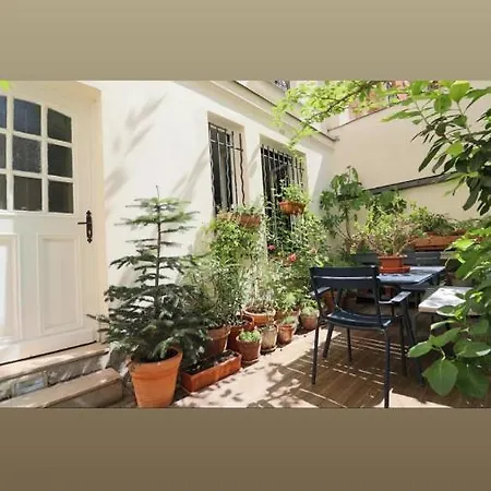 La Maison Bleue アパート